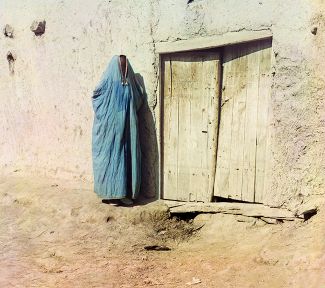 Женщина в парандже, Самарканд, около 1910 года