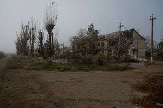 Разрушенное жилое здание в Снигиревке