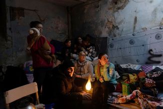 Люди, живущие в бомбоубежище. 6 марта 2022 года