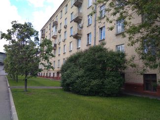 Второй Кожуховский проезд, дом 15 корпус 1. Жильцы против того, чтобы сносить его; жители 2-го и 3-го корпусов — за снос