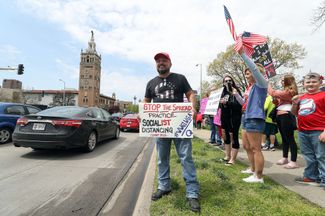 Участники митинга за снятие карантина. Канзас-сити, штат Миссури, 20 апреля 2020 года