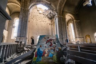 Интерьер собора Казанчецоц после обстрелов. 11 октября 2020 года