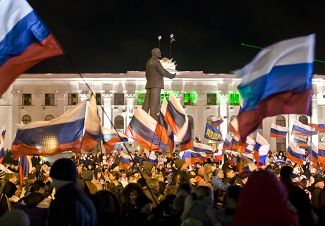 Пророссийская демонстрация в Симферополе, 16 марта 2014 года