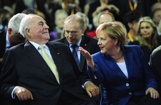 С канцлером ФРГ Ангелой Меркель на праздновании 20-летия объединения Германии. Берлин, октябрь 2010 года