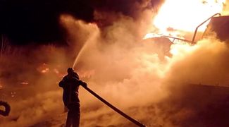 Пожар на нефтебазе Житомирской области из-за обстрела