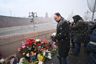 Владимир Кара-Мурза на месте убийства Бориса Немцова на Большом Москворецком мосту. 29 февраля 2020 года