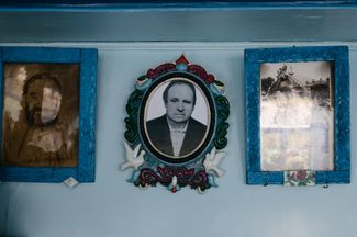 Портрет Сергея Кириллова (в центре)