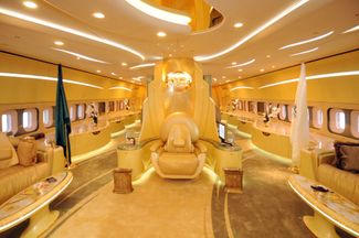 Интерьер Boeing 747, принадлежащего саудовскому принцу Аль-Валиду ибн Талалу. 2010 год