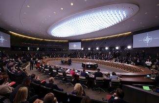 Заседание министров иностранных дел стран НАТО в Брюсселе 7 апреля. Глава МИД Украины Дмитрий Кулеба на нем призвал западные страны предоставить Киеву все необходимое тяжелое вооружение