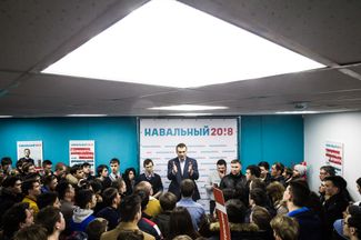 Алексей Навальный во время предвыборной поездки в Казань. 5 марта 2017 года