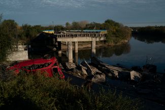 Разрушенный мост в Большой Александровке