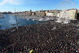 Акция в Марселе собрала около 45 тысяч человек, 10 января 2015-го