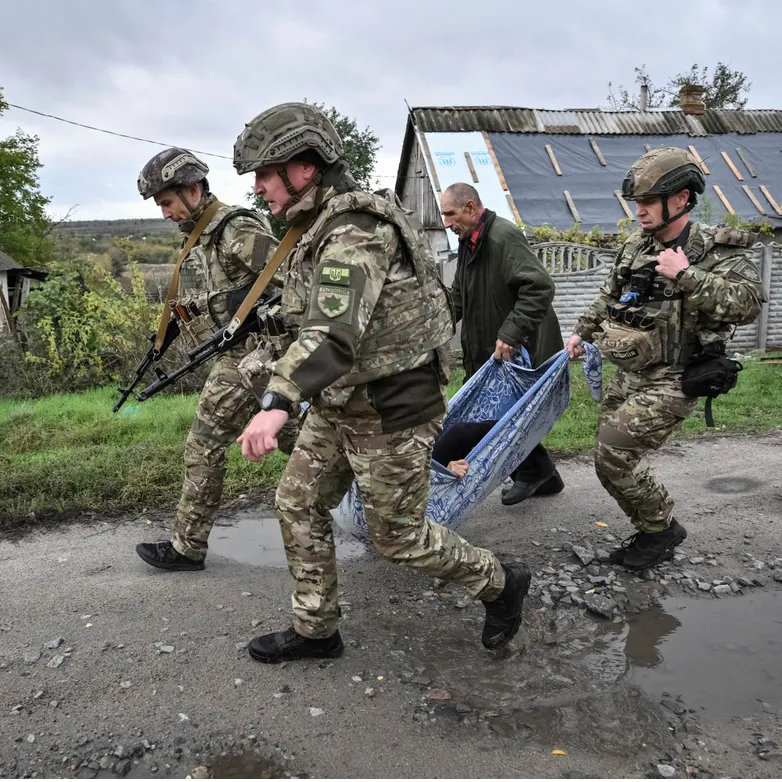 Europe is preparing for direct talks with Putin, FT reports. One possible proposal: Russia gets Donbas, Ukraine gets NATO membership.