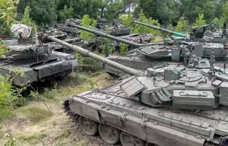 Танки, переданные российским войскам от ЧВК Вагнера. Среди заявленных переданных танков называются модели Т-90, Т-80, Т-72Б3