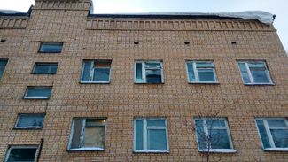 Разбитые окна в школе № 5
