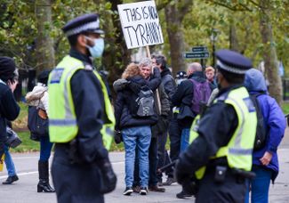 Демонстрация ковид-отрицателей в Лондоне. 10 октября 2020 года