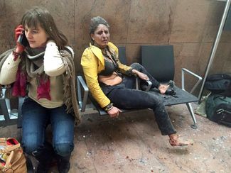 Раненые в результате взрывов в аэропорту Брюсселя, 22 марта