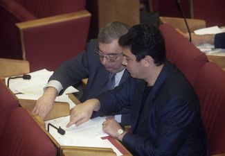 2000. The leaders of two Duma factions: Yevgeny Primakov (Fatherland—All Russia) and Boris Nemtsov (Union of Right Forces).