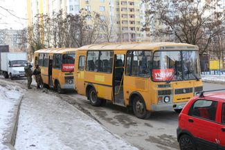 Жители Белгорода и волонтеры отрядов самообороны участвуют в учебной эвакуации: моделируется чрезвычайная ситуация, во время которой город попадает под обстрел со стороны Украины