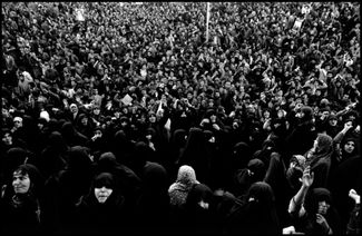 Demonstration in support of Khomeini. Tabriz