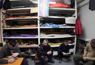Украинские солдаты, взятые в плен в Дебальцево. 19 февраля 2015-го