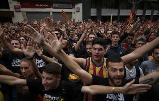 Акция протеста у штаб-квартиры испанской «Народной партии» в Барселоне