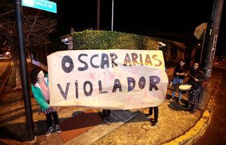 Жители Коста-Рики протестуют против Оскара Ариаса, называя его насильником. 6 февраля 2019 года