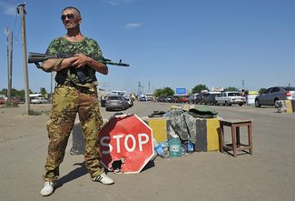 Пропускной пункт «Изварино» на российско-украинской границе, контролируемый ополченцами ЛНР.