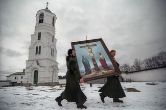 Александро-Свирский монастырь. Ленинградская область. 2002 год
