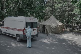 A site on the street in the “red zone” where ambulances arrive with new patients