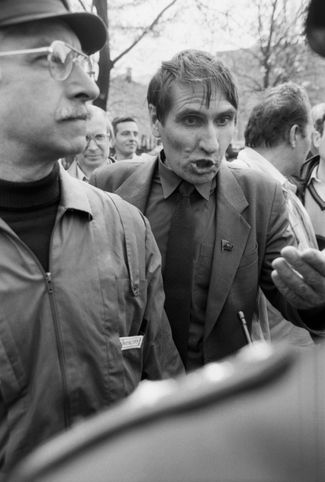 Former Soviet People’s Deputy Leonid Sukhov complains about the participation of foreign artists and soldiers in Moscow’s parade. The same day as the city’s Peace March, Communists staged an alternative parade devoted to criticizing President Yeltsin and demanding the release of the insurrectionists arrested in the failed 1991 August Coup.