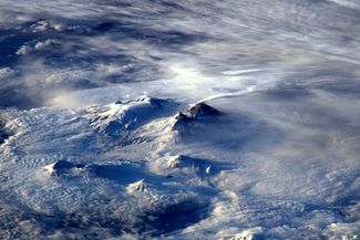 Активный вулкан на восточном побережье России