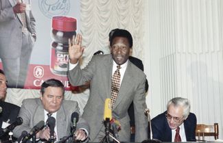 Пеле на презентации кофе «Пеле» в Москве, 20 января 1997 года. В тот период бывший футболист занимал пост министра спорта Бразилии.
