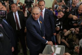 Nikol Pashinyan places the ballot in the ballot box, June 7, 2026