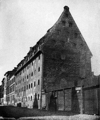 The Red Mouse Granary building, which served as a ghetto for Gdańsk Jews