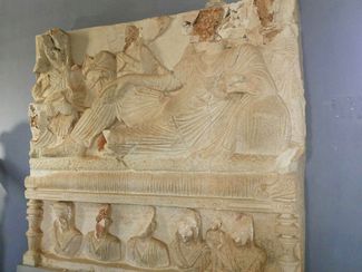 Некоторые экспонаты музея Пальмиры сильно пострадали. 27 марта 2016 года