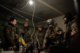 Представители украинской Государственной пограничной службы в оперативном штабе в Бахмуте Донецкой области