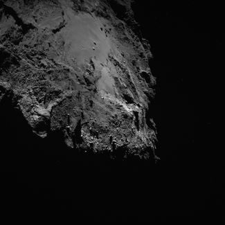 Комета Чурюмова-Герасименко с 12 километров. 16 марта 2016 года.
