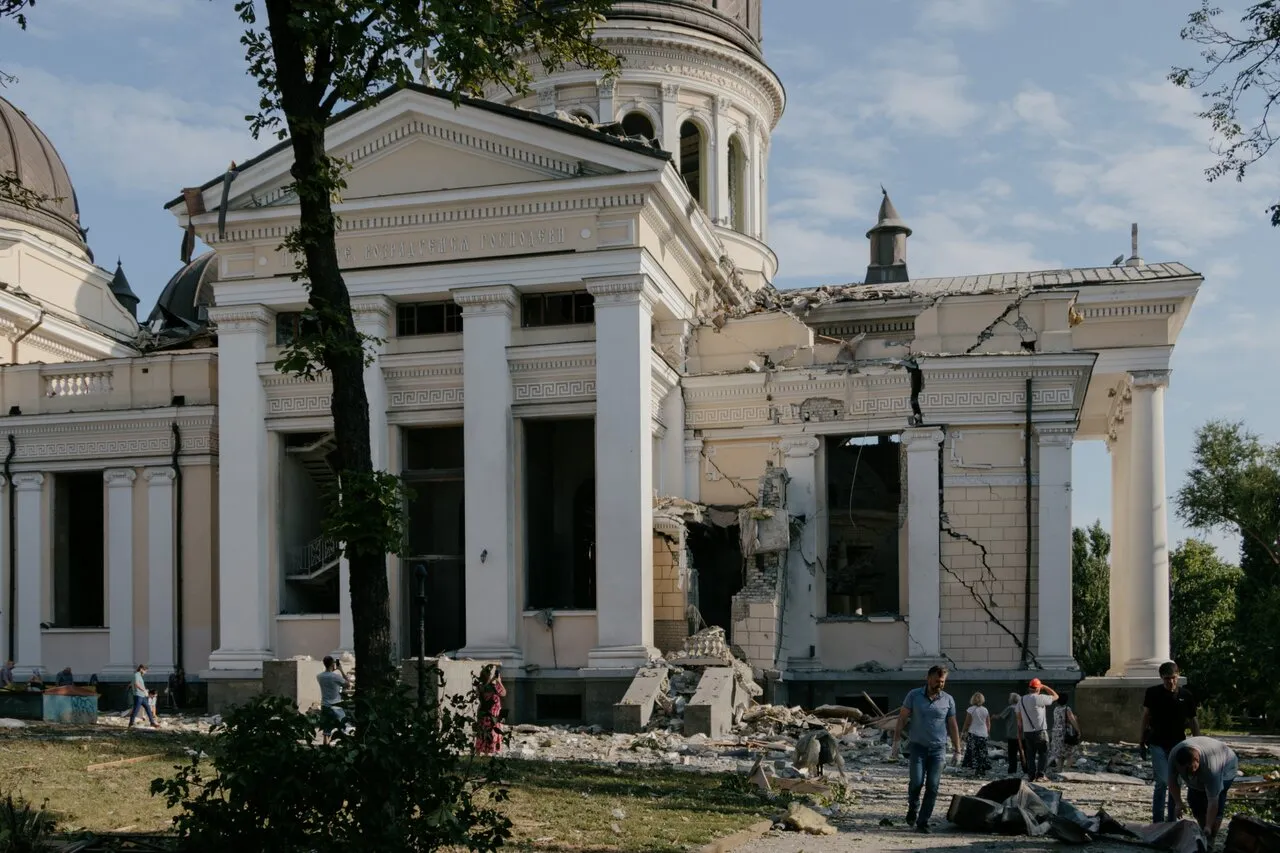 Как выглядит исторический центр Одессы после российских атак. Под  обстрелами оказались десятки ценных зданий, находящихся под охраной ЮНЕСКО  Пятьсот пятнадцатый день войны. Фотографии — Meduza