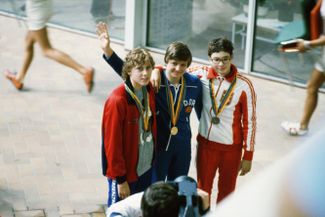Шэррон Дэвис, Петра Шнайдер и бронзовая призерка Агнешка Чопек из Польши во время награждения
