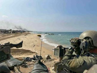 Израильский военный на территории сектора Газа