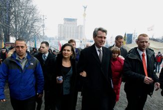 Victoria Nuland at Maidan Nezalezhnosti (Independence Square) in Kyiv on December 10, 2013