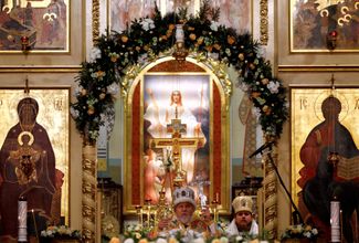 Митрополит Александр на рождественской службе в кафедральном соборе в Риге. 7 января 2020 года<br>