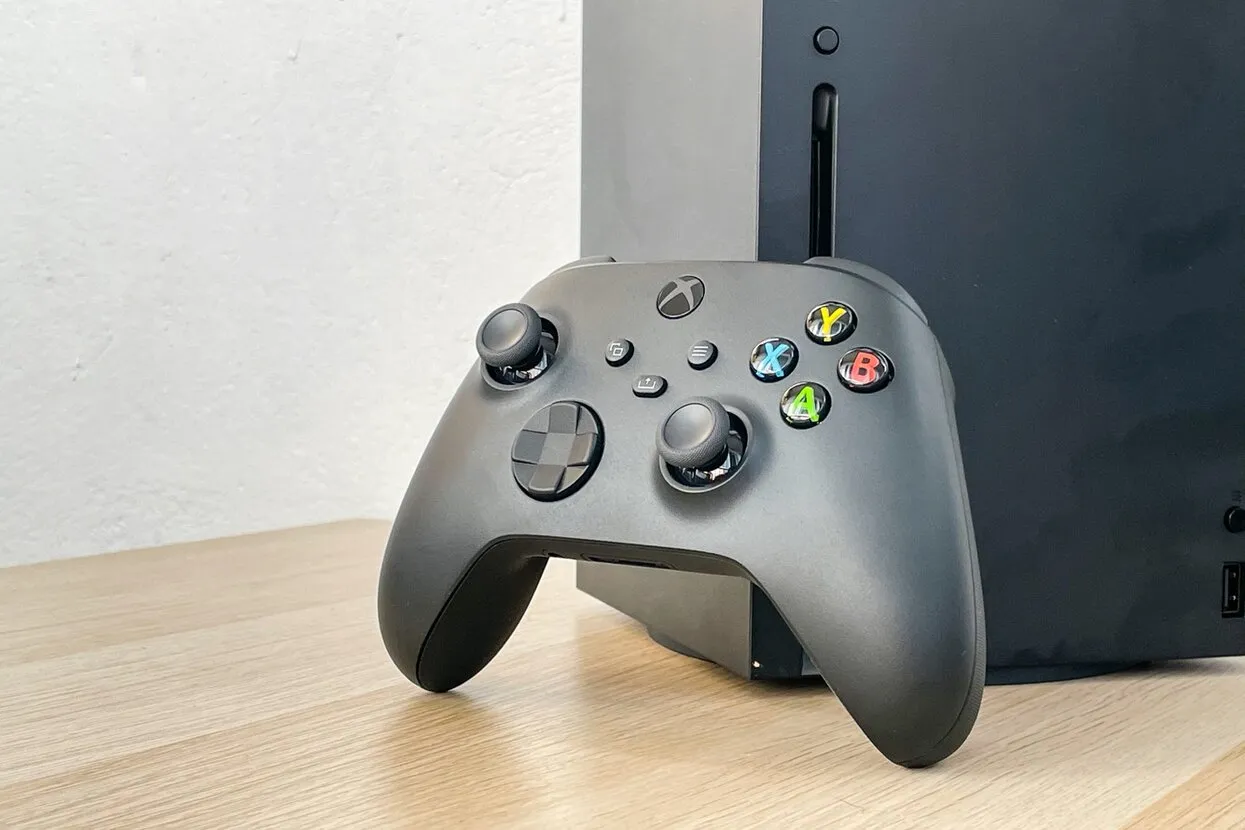 Медуза» провела неделю с Xbox Series X — самой мощной игровой консолью  нового поколения Пока в ней не так много удивительного. Она просто ОЧЕНЬ  хорошо делает свое дело — Meduza