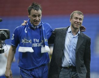 Chelsea captain John Terry and the soccer club’s then-owner Roman Abramovich. April 30, 2005.