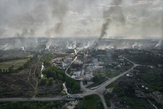 Здания, поврежденные в результате постоянных обстрелов Волчанска. 20 мая 2024 года