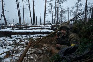 Украинский пехотинец на позиции