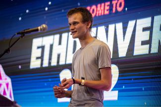 Сооснователь Ethereum Виталий Бутерин на конференции ETHDenver в Денвере, штат Колорадо. 18 февраля 2022 года