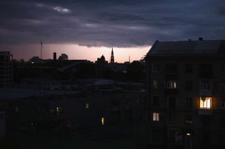 Гроза перед наступлением комендантского часа в Харькове<br>