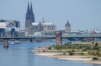 Обмелевший Рейн в Кельне. 10 августа 2022 года